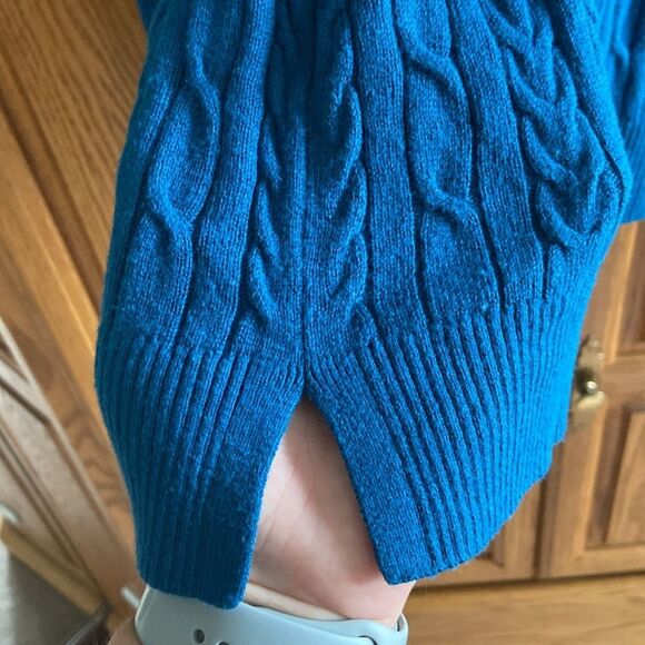 Ava & Viv Dark Green Knitted V-neck Long Sleeve Sweater - Picture 7 of 8